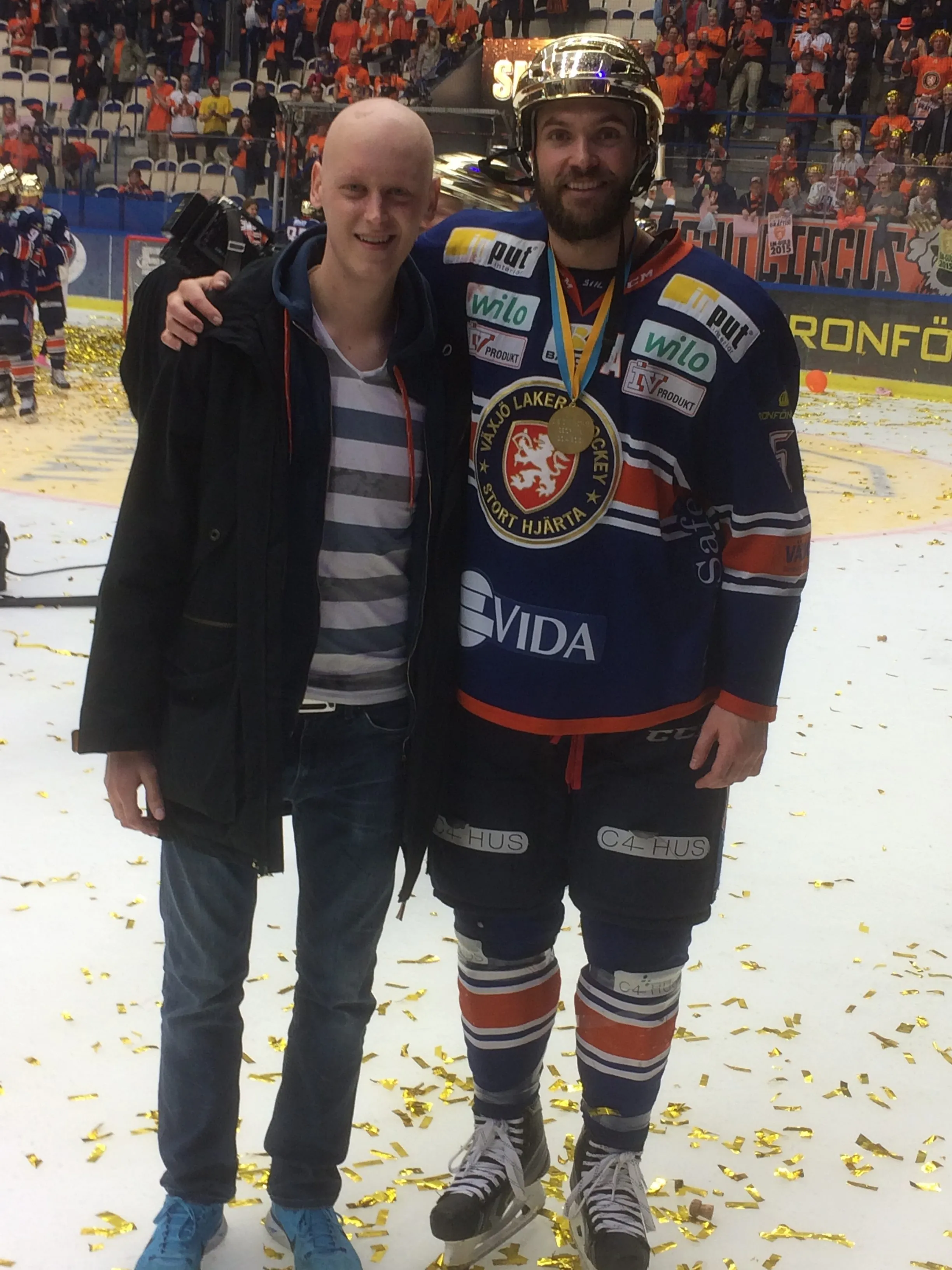 Med Växjö Lakers på isen i Vida Arena