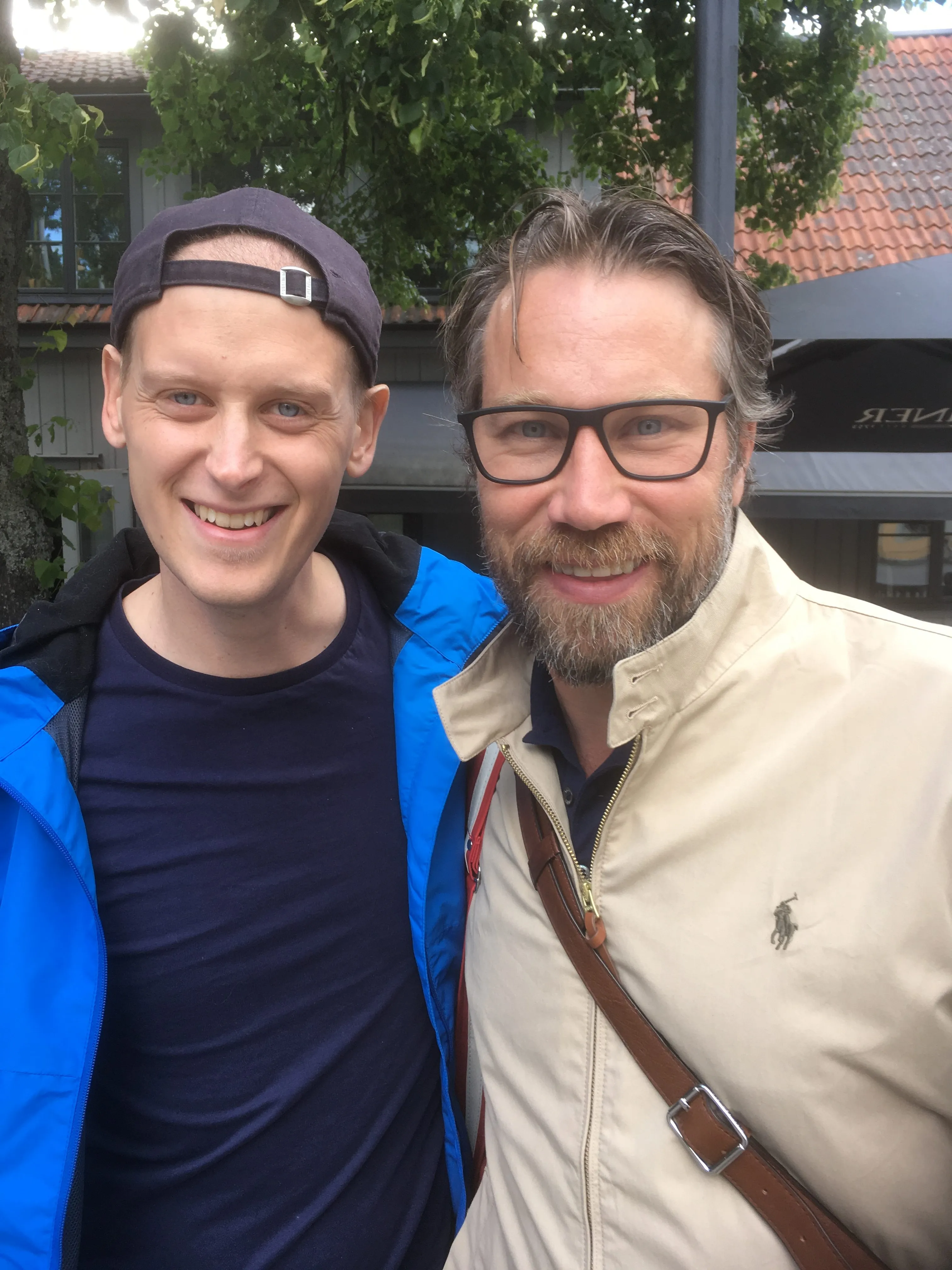 Andreas med en vän